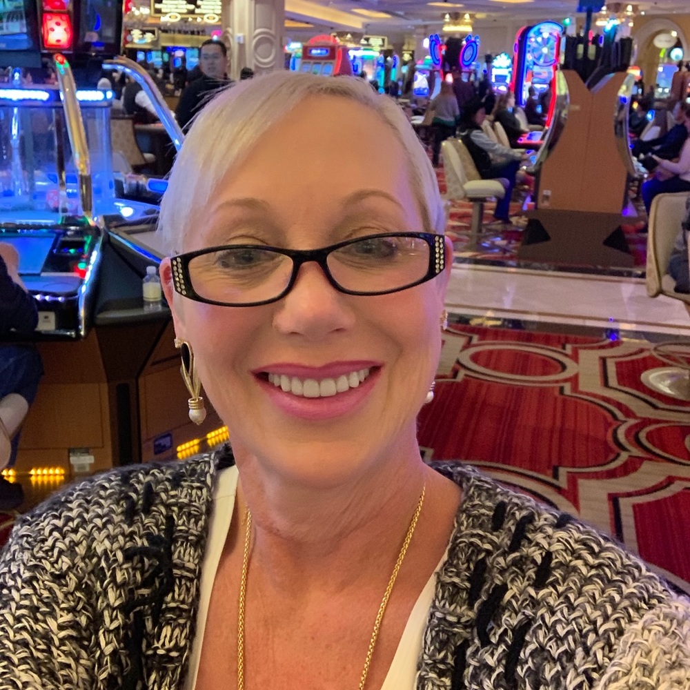 Meet your Posher, Helena b